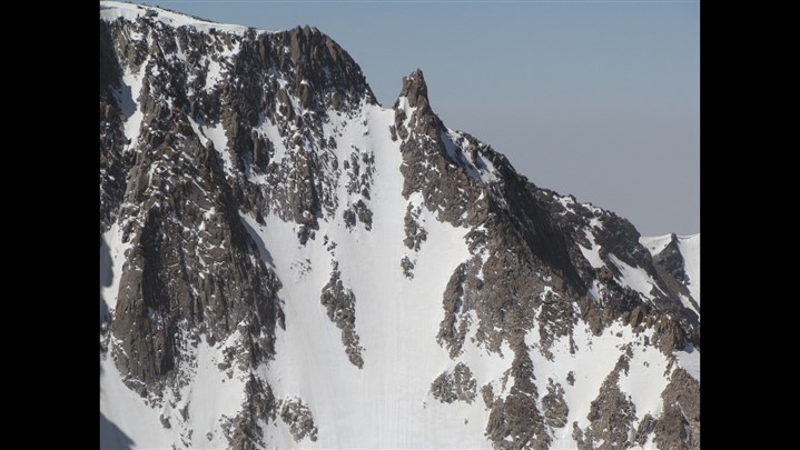 تاریخچه گشایش مسیرهای دیواره علم کوه