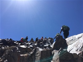 قله پلنگ آبی