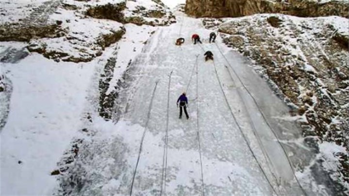 آبشار یخی آبنیک